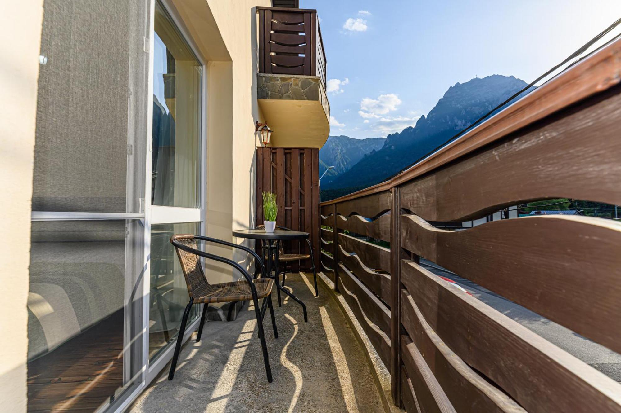 Casa Ramino Hotel Buşteni Exterior foto