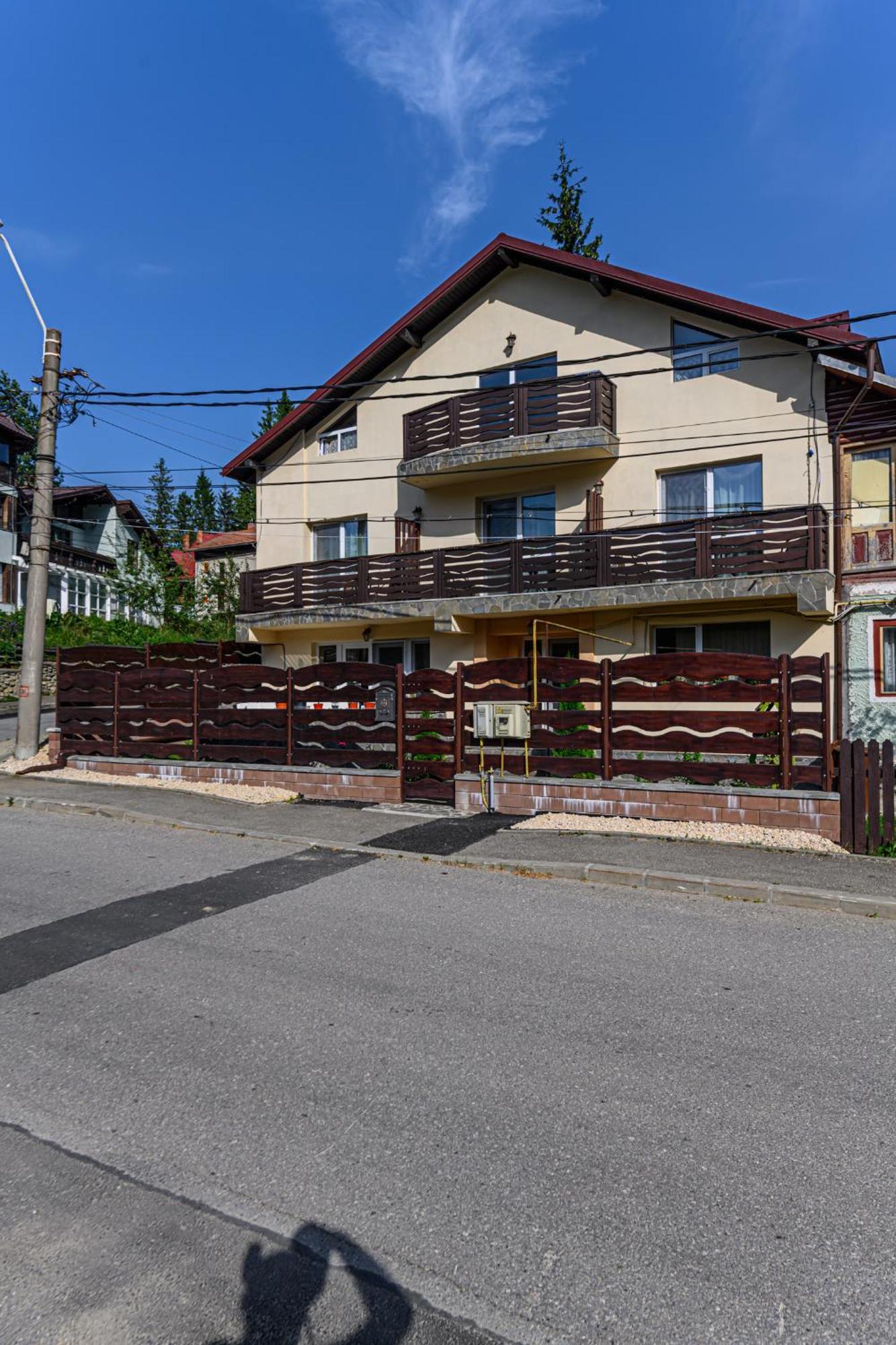 Casa Ramino Hotel Buşteni Exterior foto