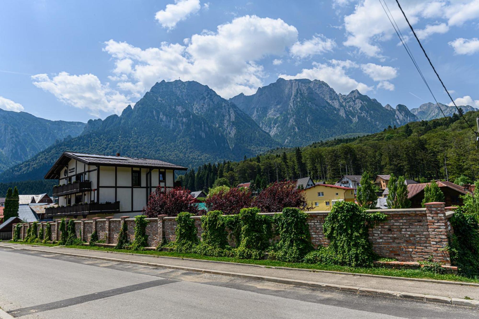 Casa Ramino Hotel Buşteni Exterior foto
