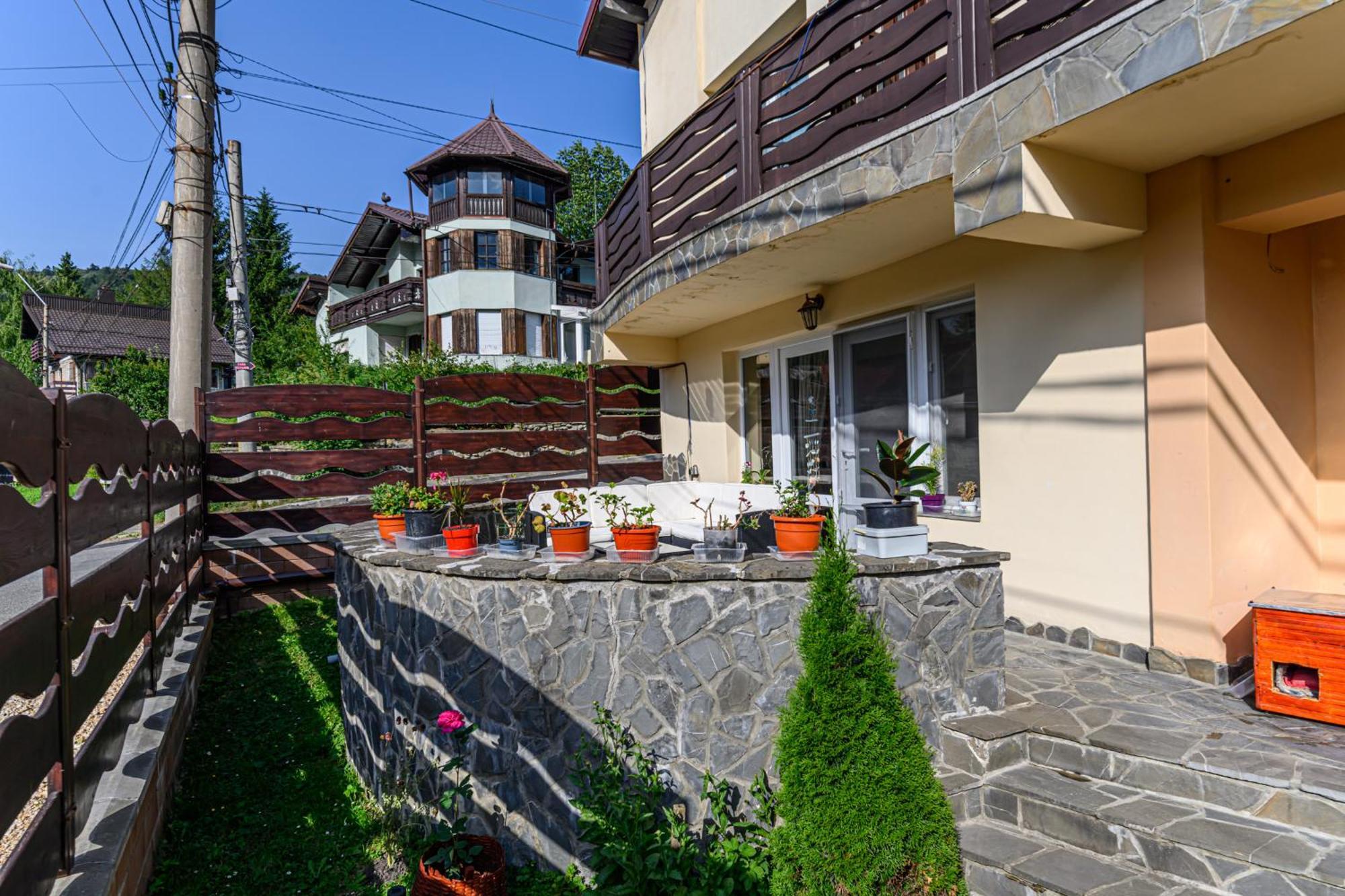 Casa Ramino Hotel Buşteni Exterior foto