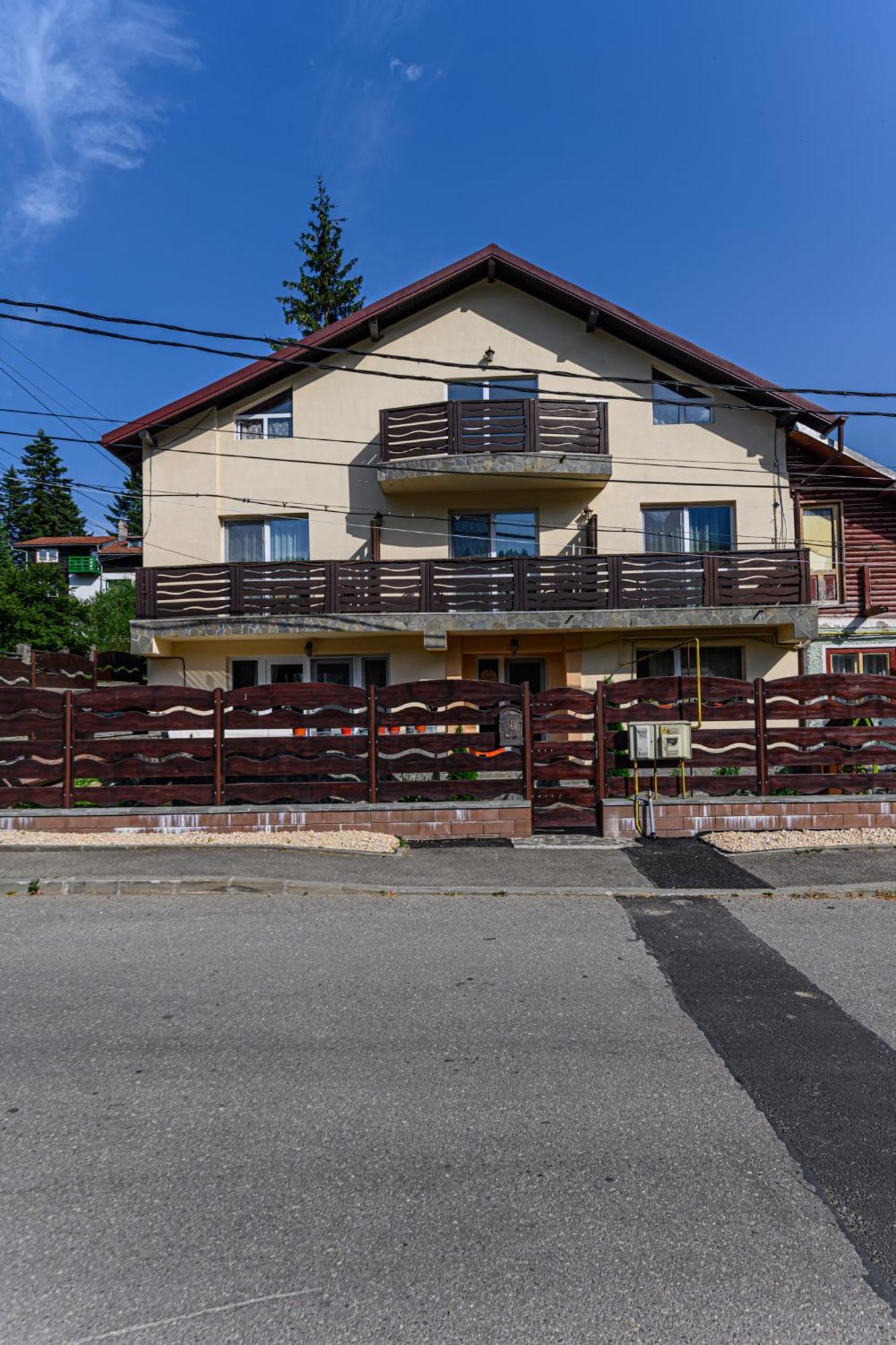 Casa Ramino Hotel Buşteni Exterior foto
