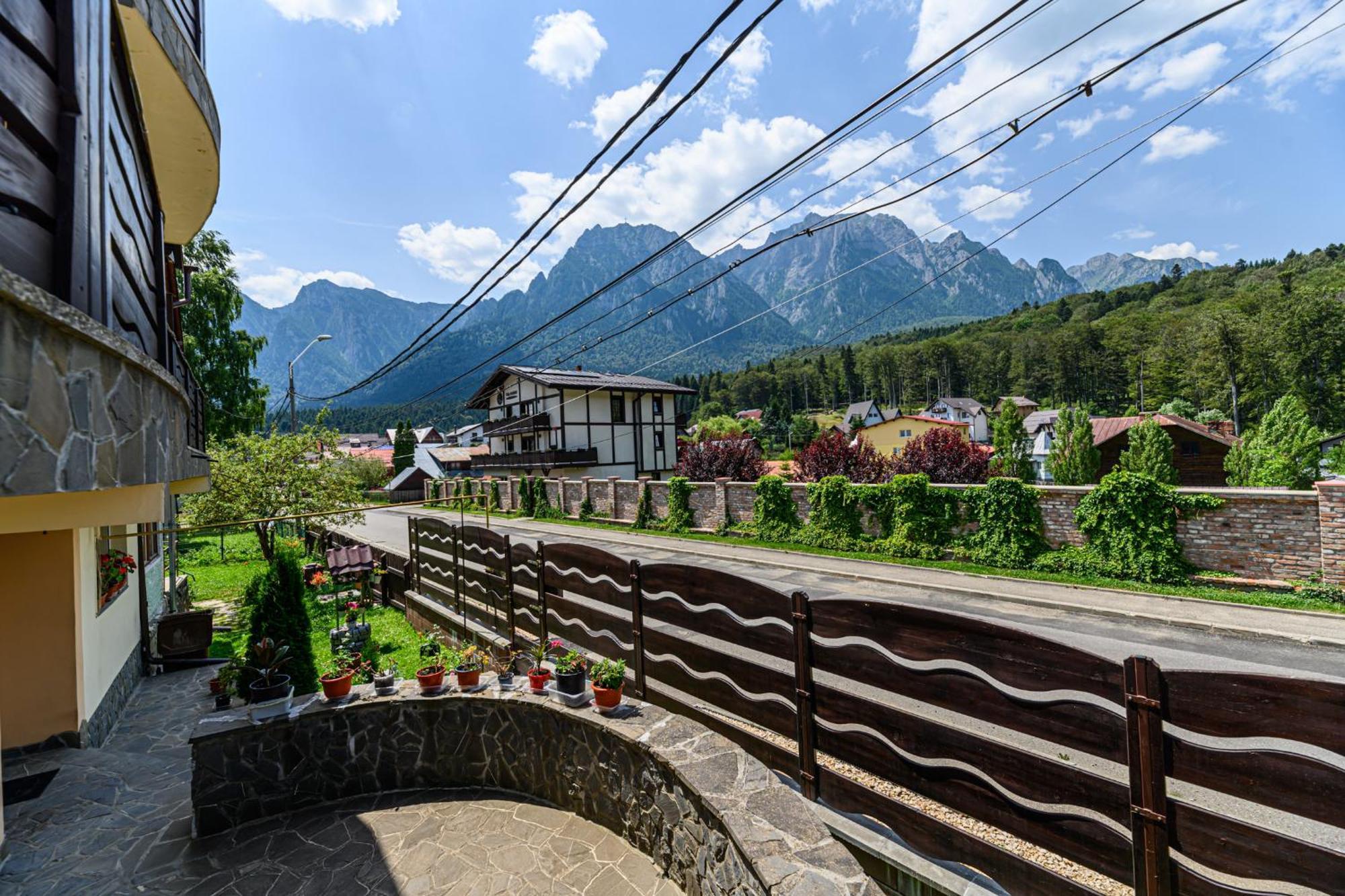 Casa Ramino Hotel Buşteni Exterior foto