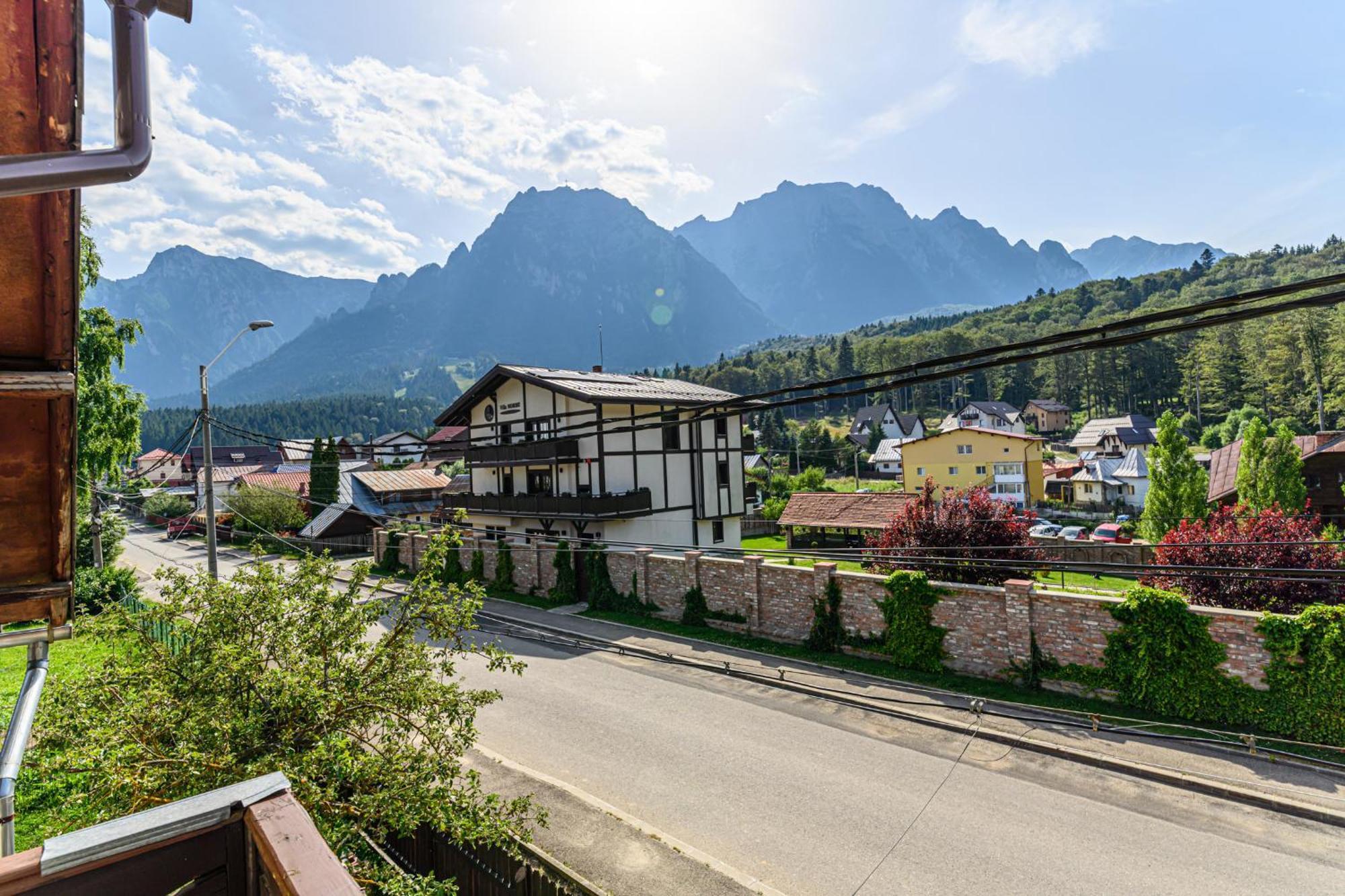 Casa Ramino Hotel Buşteni Exterior foto