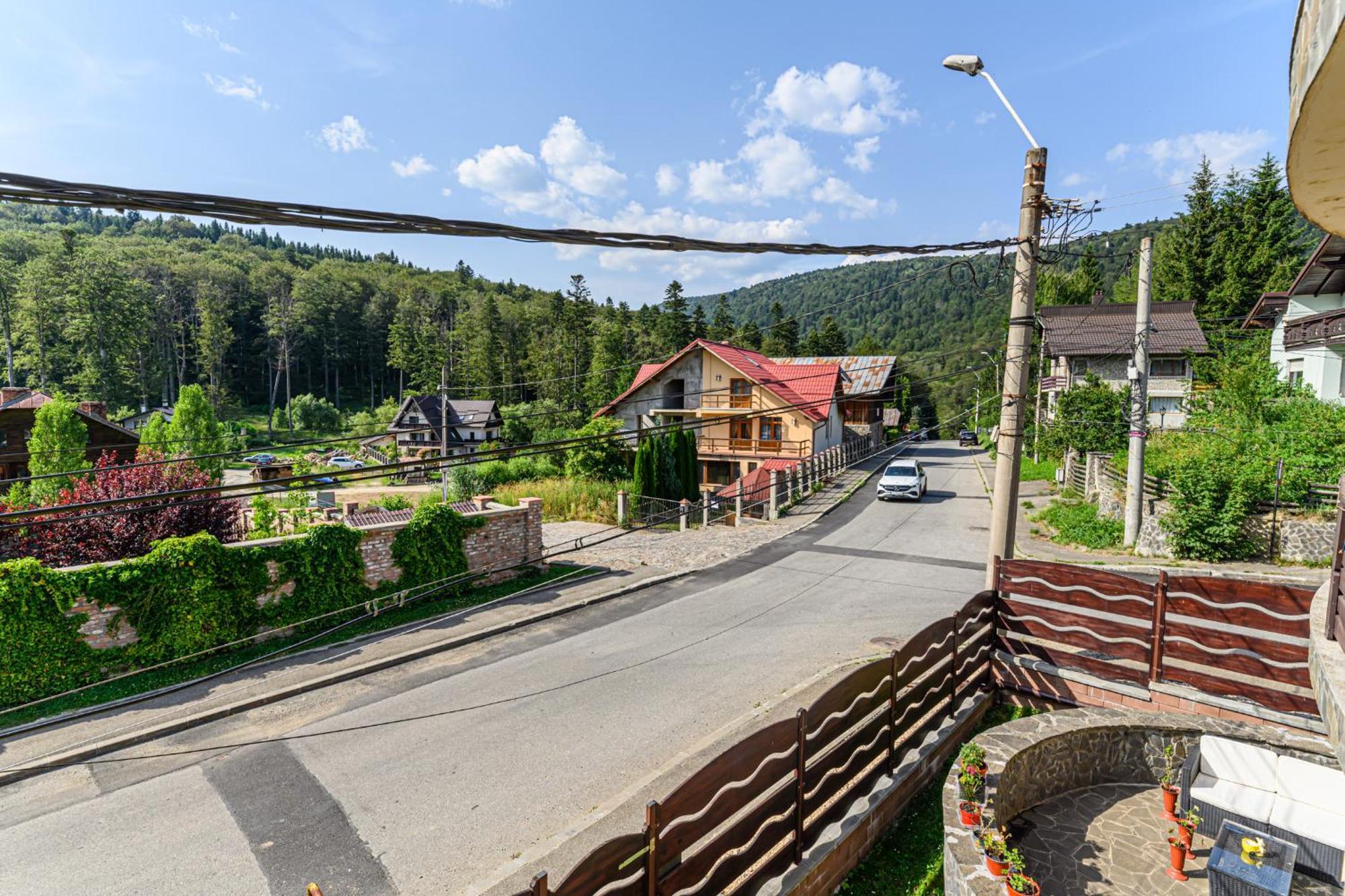 Casa Ramino Hotel Buşteni Exterior foto